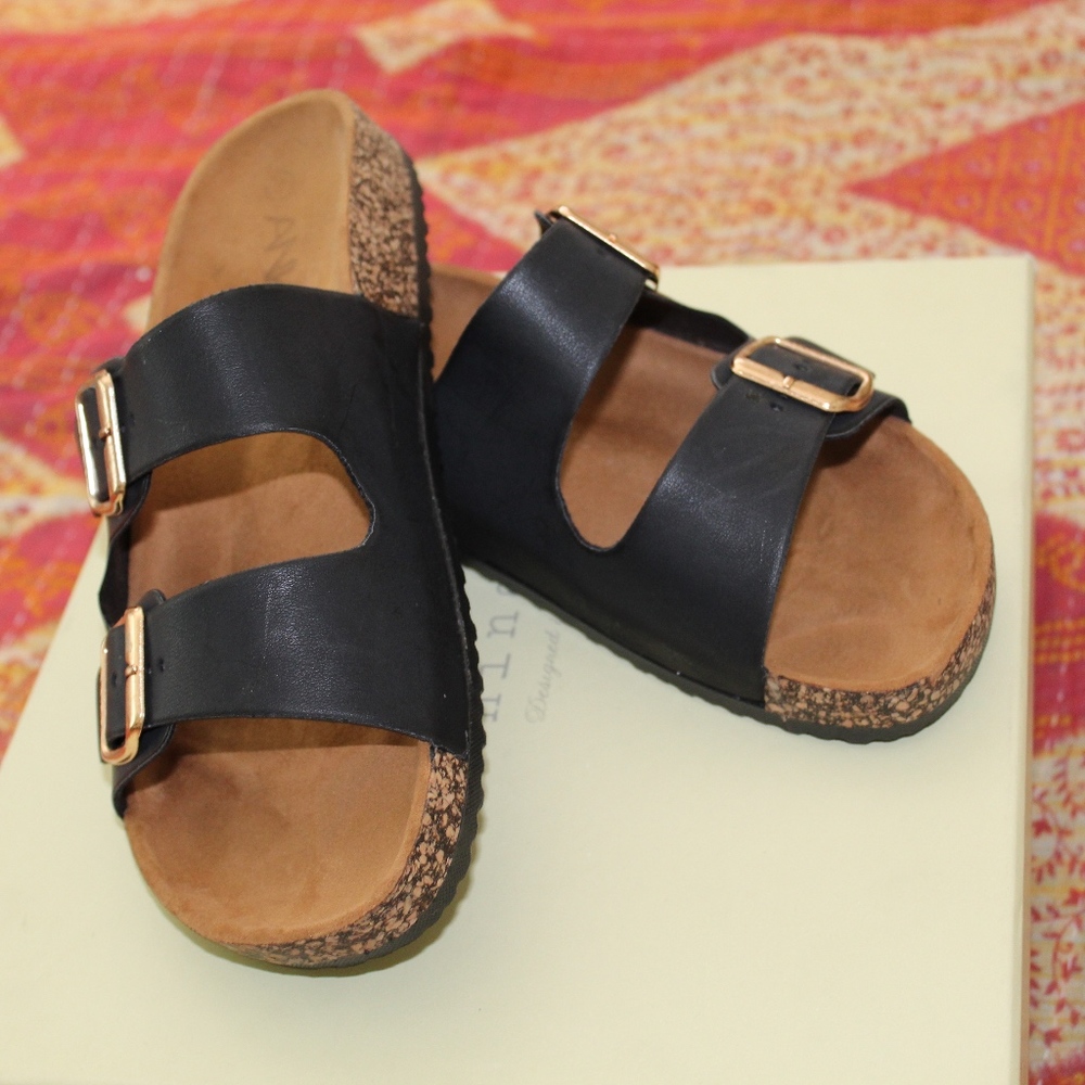 Sandals - Picture 3 of 3